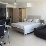 First Line P. Banus Sleeps 4 Apartament