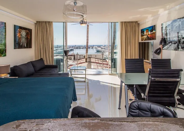 Lejlighed First Line P. Banus Sleeps 4 *