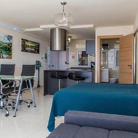 First Line P. Banus Sleeps 4 * מארבלה