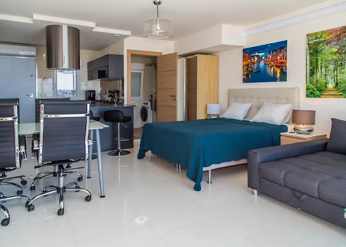 Apartament First Line P. Banus Sleeps 4