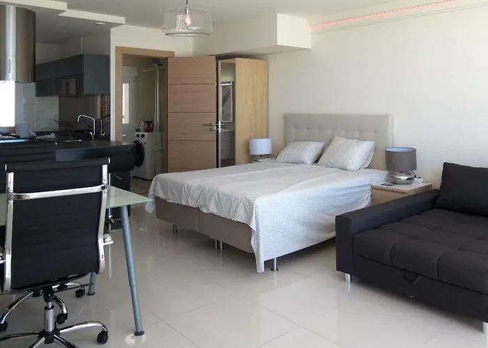 First Line P. Banus Sleeps 4 Apartament