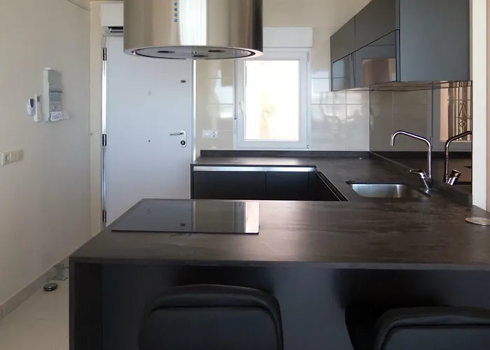 First Line P. Banus Sleeps 4 * Marbella