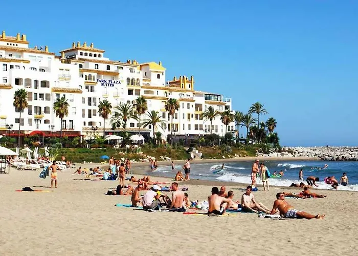 First Line P. Banus Sleeps 4 Apartament *