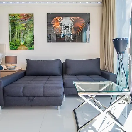 First Line P. Banus Sleeps 4 *