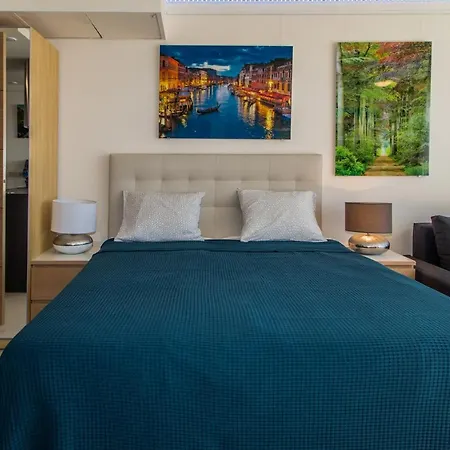 Lägenhet First Line P. Banus Sleeps 4