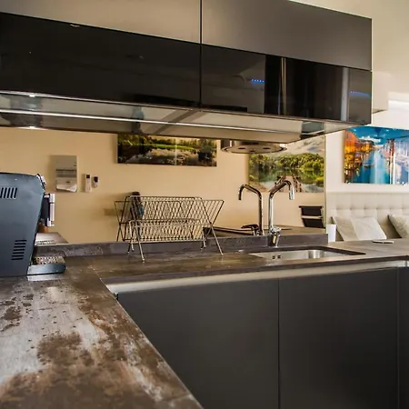 First Line P. Banus Sleeps 4 *