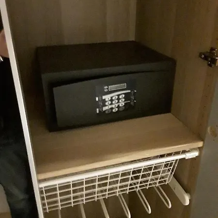 First Line P. Banus Sleeps 4 Lägenhet