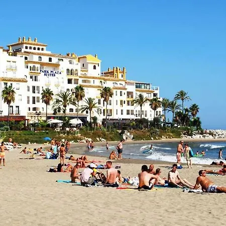 First Line P. Banus Sleeps 4 Lägenhet *