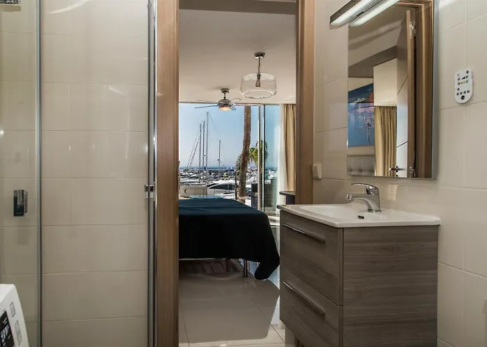 First Line P. Banus Sleeps 4 Apartment Marbella