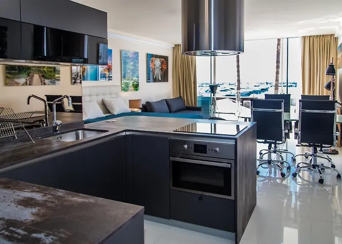 Apartment First Line P. Banus Sleeps 4